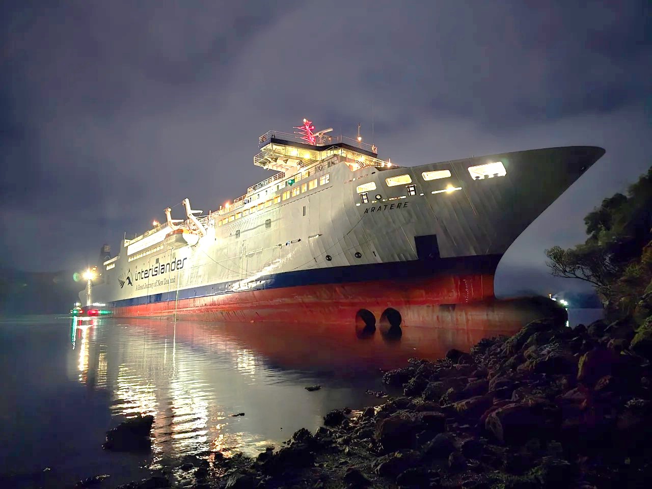 Aratere grounded, photo by Renee Horncastle