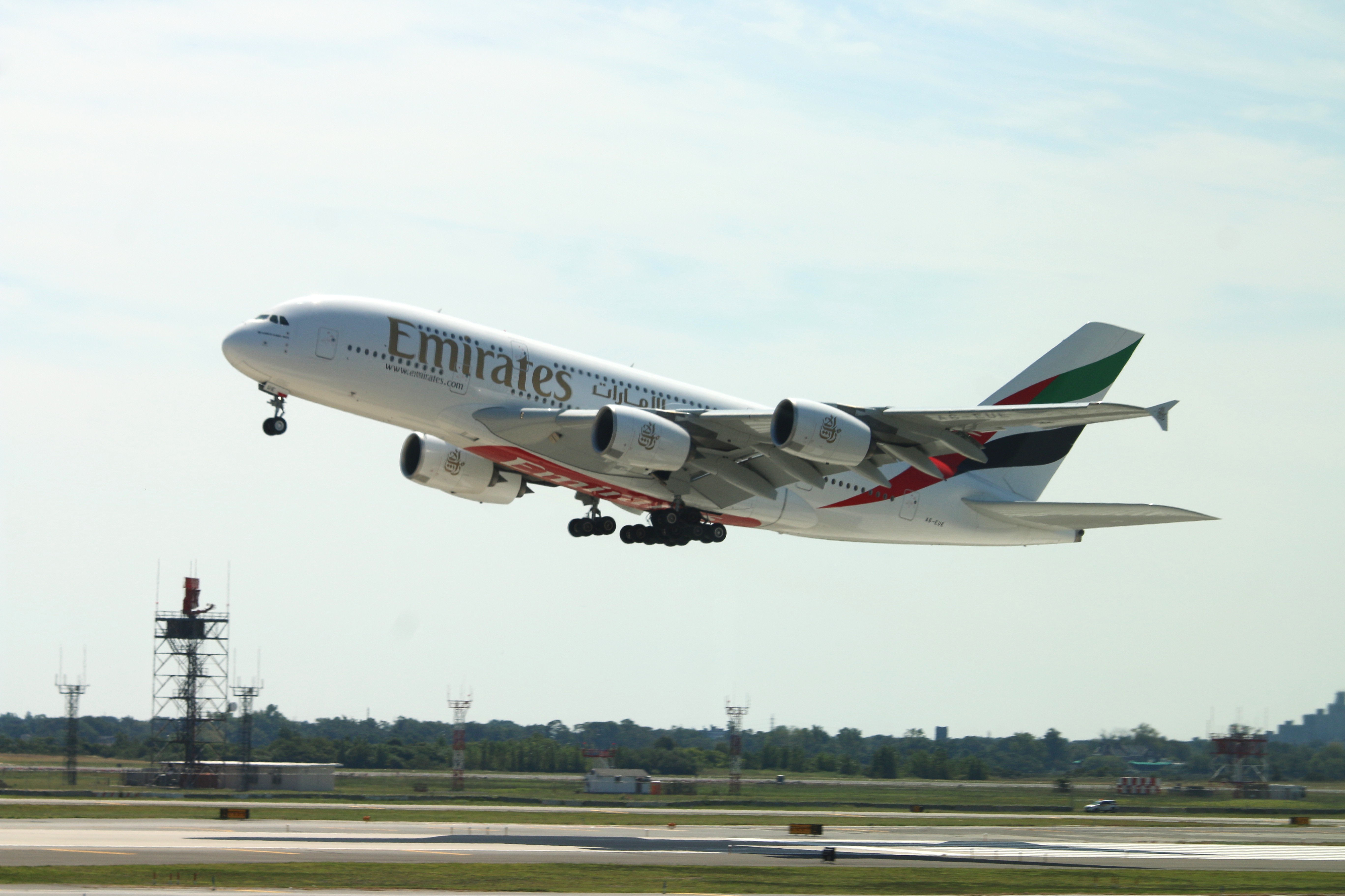 Photo of Airbus A380-861, A6-EUE
