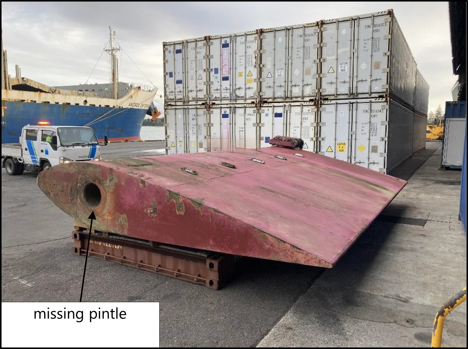 Bottom of rudder showing lower casting that previously housed the pintle