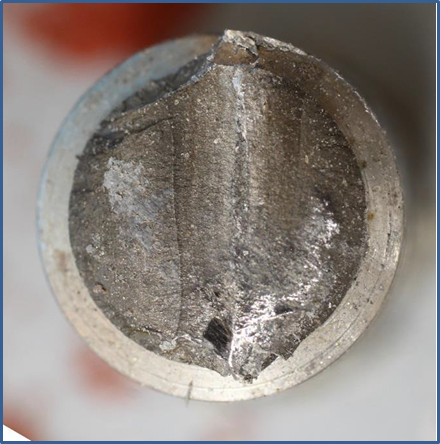Fatigue fracture surface of a stud-bolt from the Discovery 2