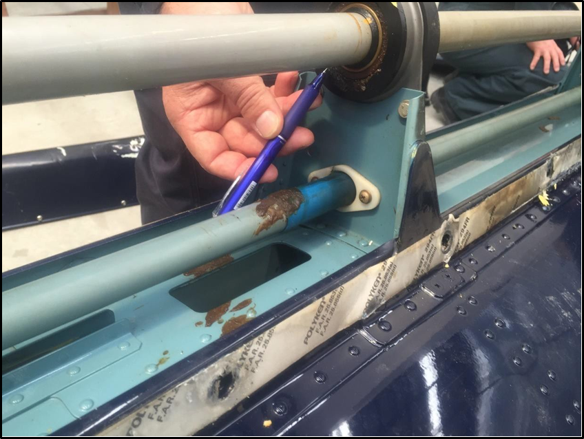 Grease throw on tail rotor drive shaft