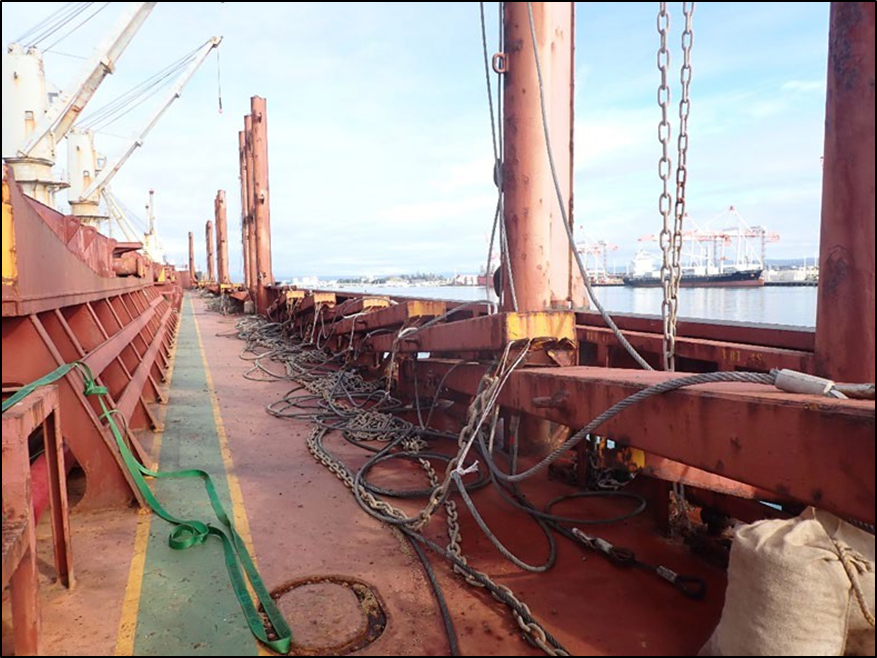 Starboard stanchions, lowered position