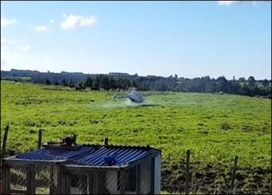 Light smoke from the helicopter immediately after landing (courtesy of the witness)