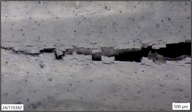 Inside surface stress cracks (Source: Airbus scanning electron microscope)