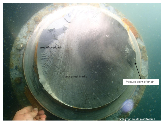 Underwater&nbsp;photograph&nbsp;of&nbsp;the&nbsp;shaft&nbsp;fracture&nbsp;face&nbsp;in&nbsp;the&nbsp;Aratere