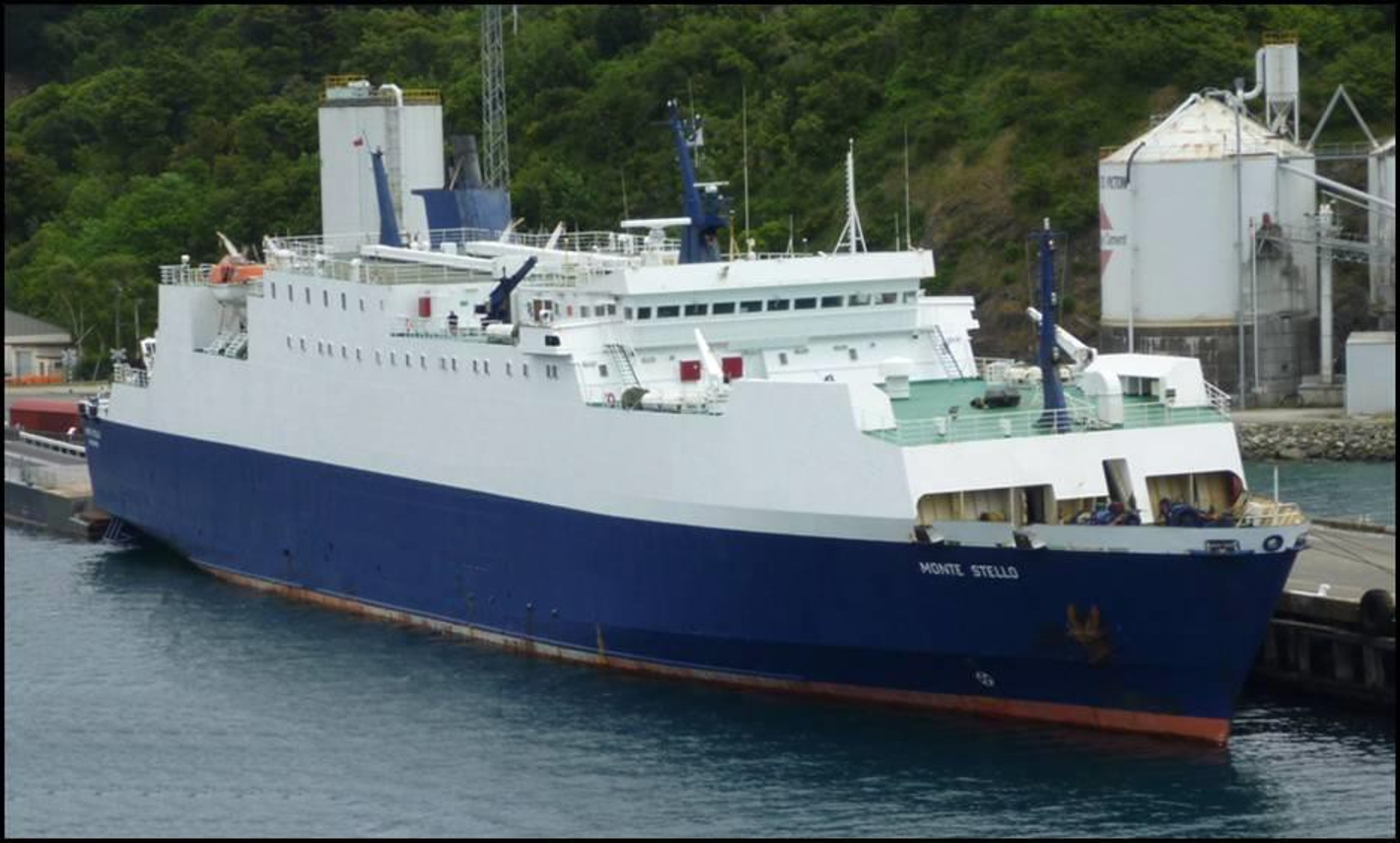 The ferry Monte Stello