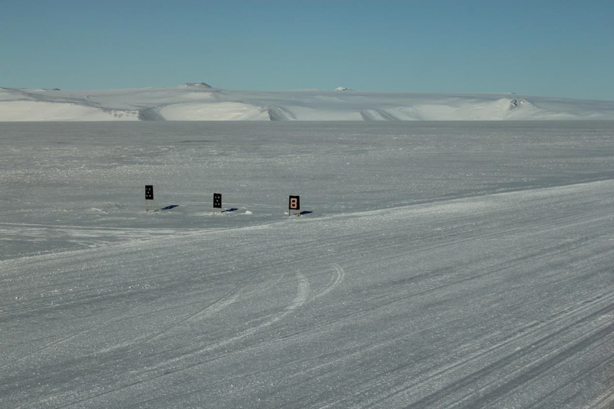 Figure 2. Runway markings, 3 October 2013 (Courtesy of the RNZAF)