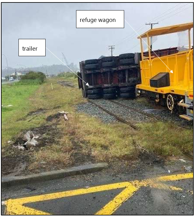 Truck trailer and refuge wagon after the collision