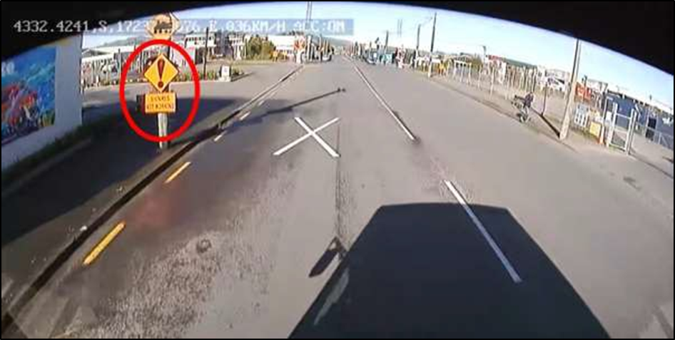 Bus driver’s view approaching level crossing – ‘signals not working’ signage