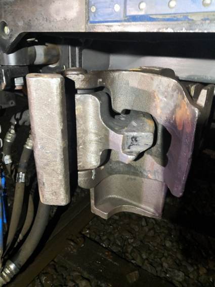 Second carriage – the rear coupler in open position after second parting