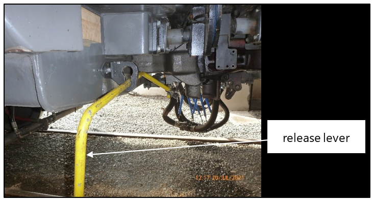 A-P coupler with release lever -– SR5801 No. 1 end