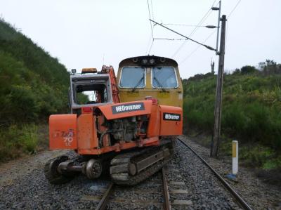 The collided freight train and hi-rail excavator. Credit TAIC.